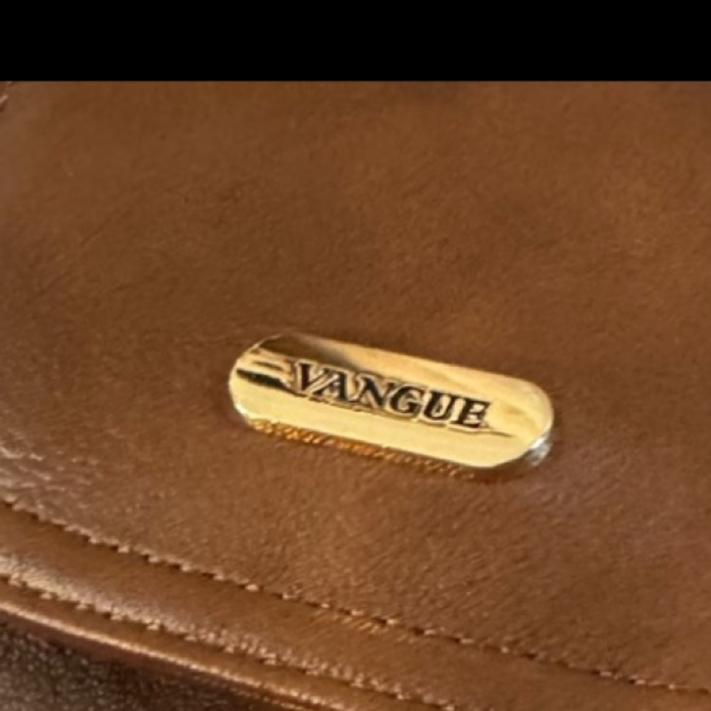 VANGUE Crossbody faux leather 4 compartments 2 cardholders detachable strap NWOT - Picture 2 of 9
